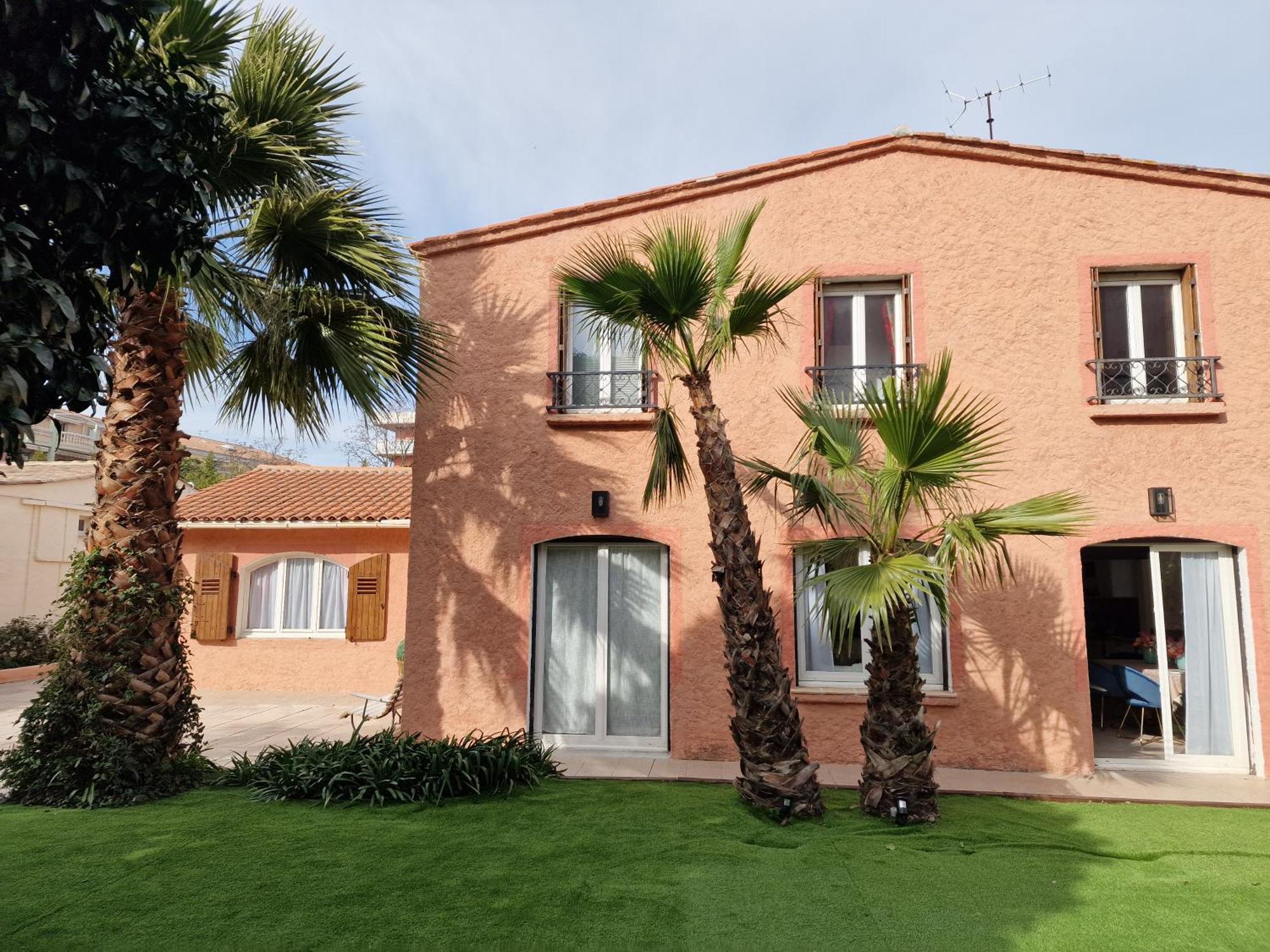 Haut De Villa A 700 Metres De La Plage, Totalement Independant Et Accessible Par Un Escalier Exterieur Sainte-Maxime Zewnętrze zdjęcie