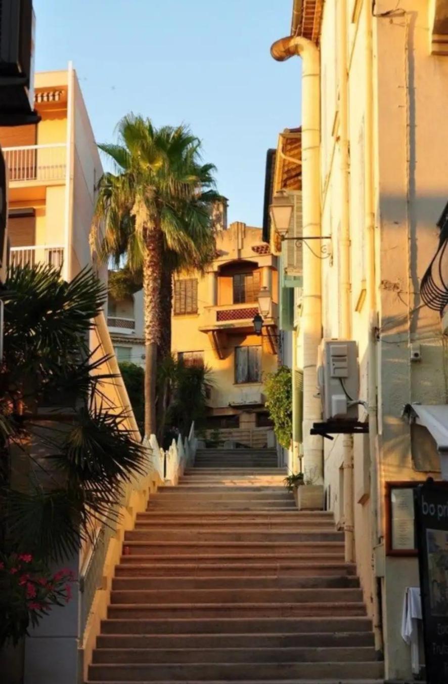 Haut De Villa A 700 Metres De La Plage, Totalement Independant Et Accessible Par Un Escalier Exterieur Sainte-Maxime Zewnętrze zdjęcie